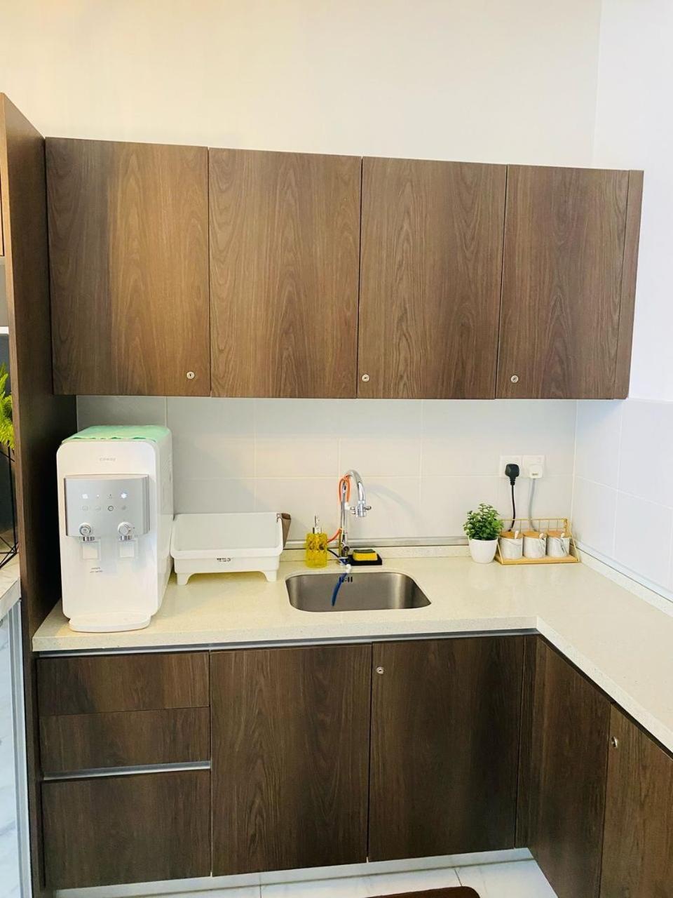 Izz'man Level 33 Troika Apartment *